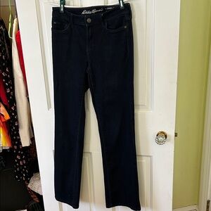 Eddie Bauer Women's Dark Blue Boot Cut Leg Jeans. Slightly curvy fit. 2% spandex